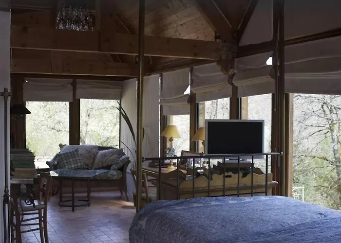 Maison En Pierre Dans La Forêt - Piscine&calme Hébergement de vacances *