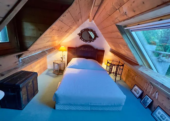 Maison En Pierre Dans La Forêt - Piscine&calme